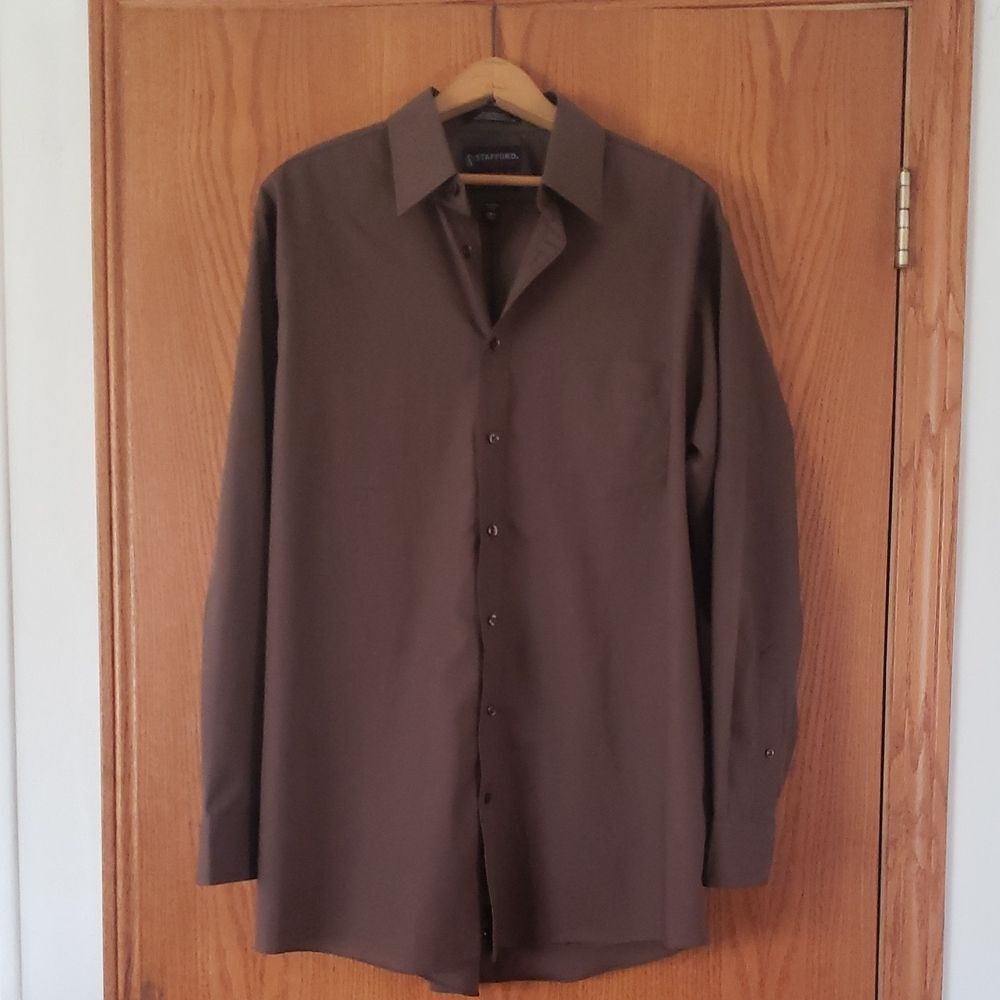 Chocolate Brown Stafford Wrinkle Free Dress Shirt Sz 16 1/2 (32-33)